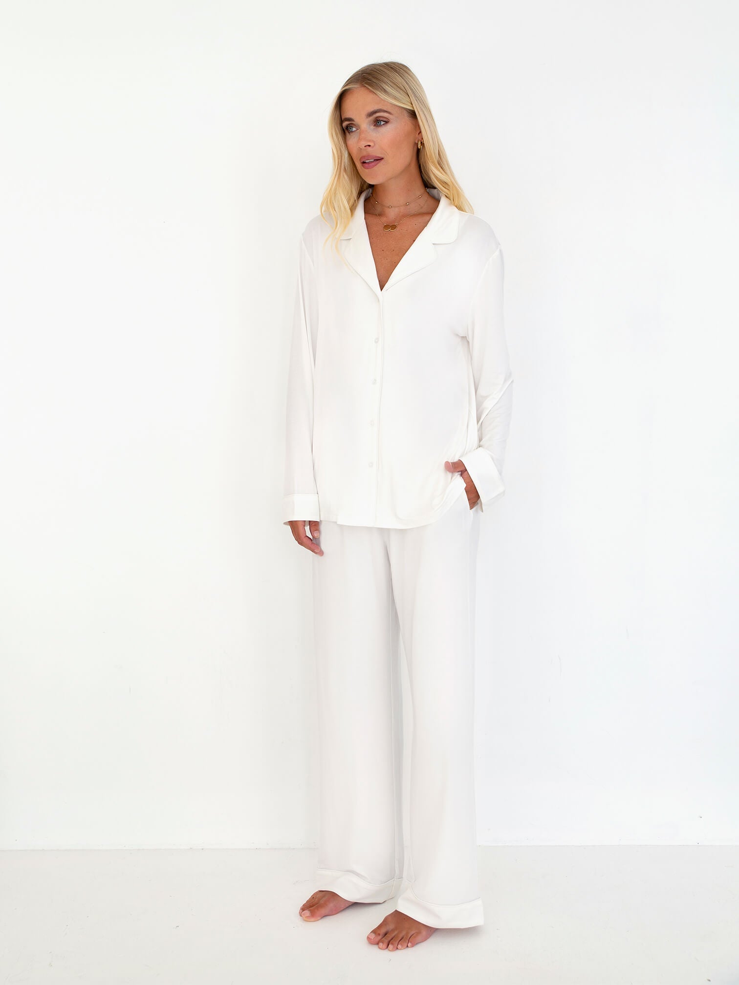 The Luxury Pyjamas in White - Plush